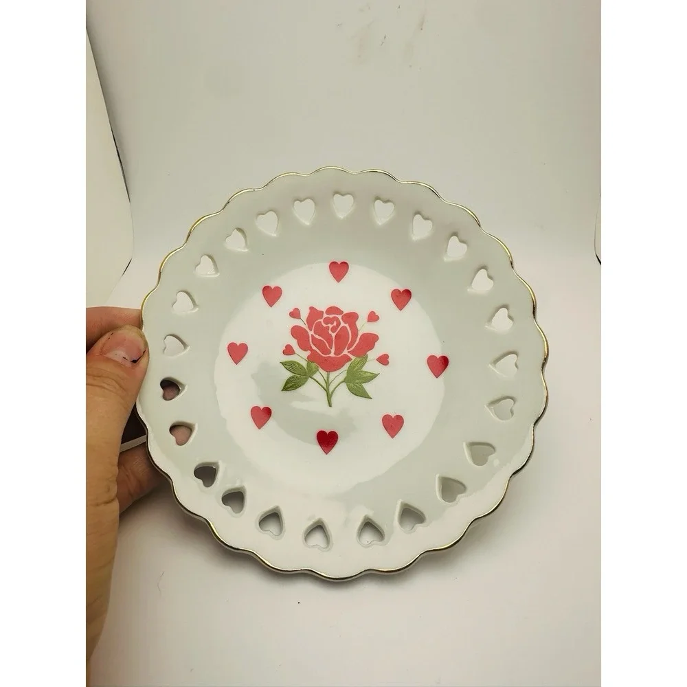 Vintage Style Decorative Plate – Roses with Heart Cutouts